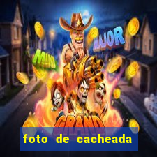 foto de cacheada no espelho